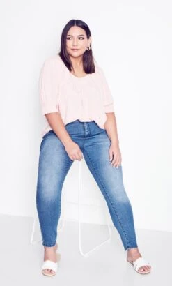 Avenue Arna York Denim Bella Skinny Jean