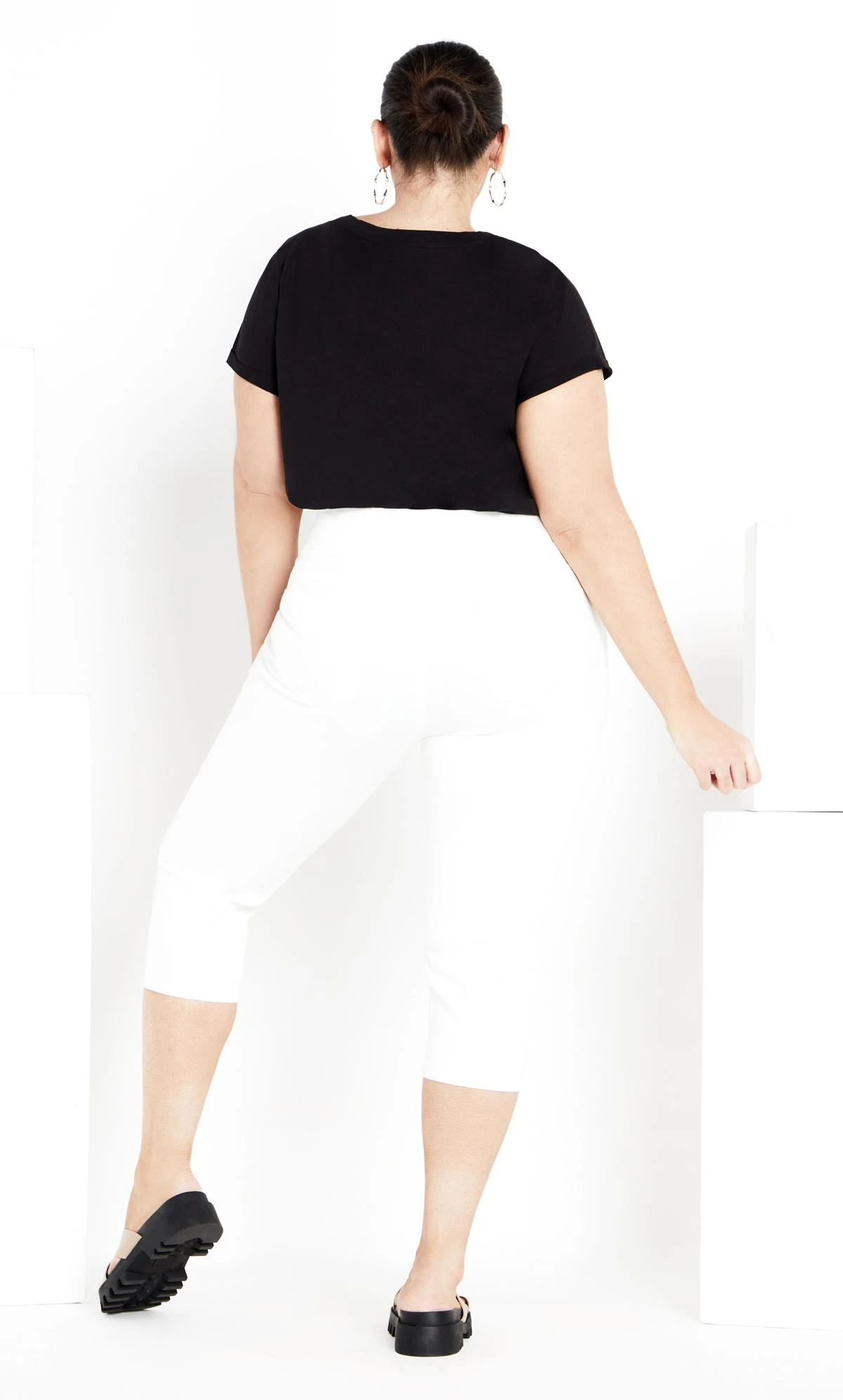 Avenue Evans White High Waisted Cropped Jeans - Image 4